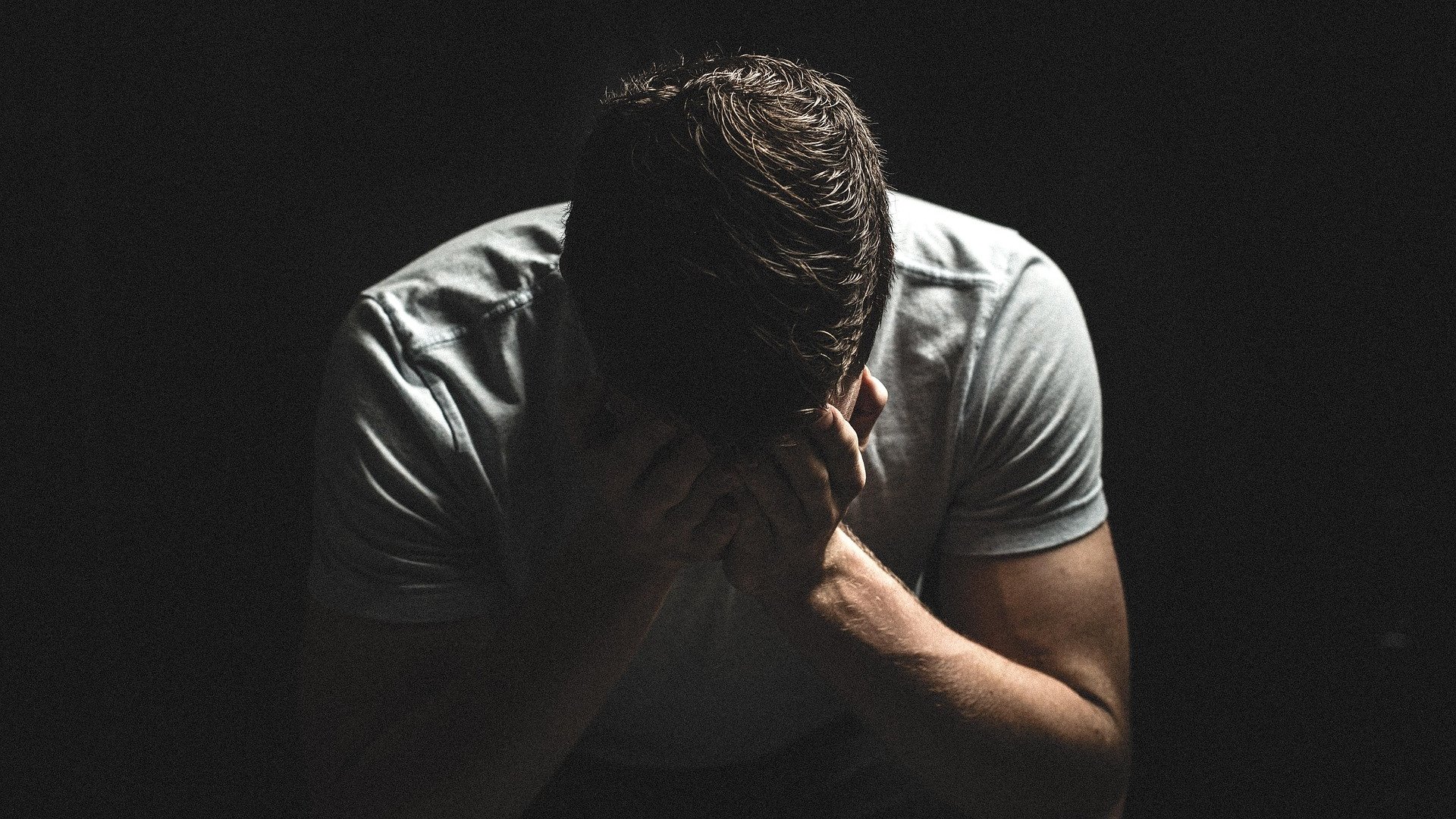 Zdrowie psychiczne w prywatnych pakietach medycznych. Czy polisa pokryje psychoterapię, konsultację psychiatryczną i leczenie depresji?